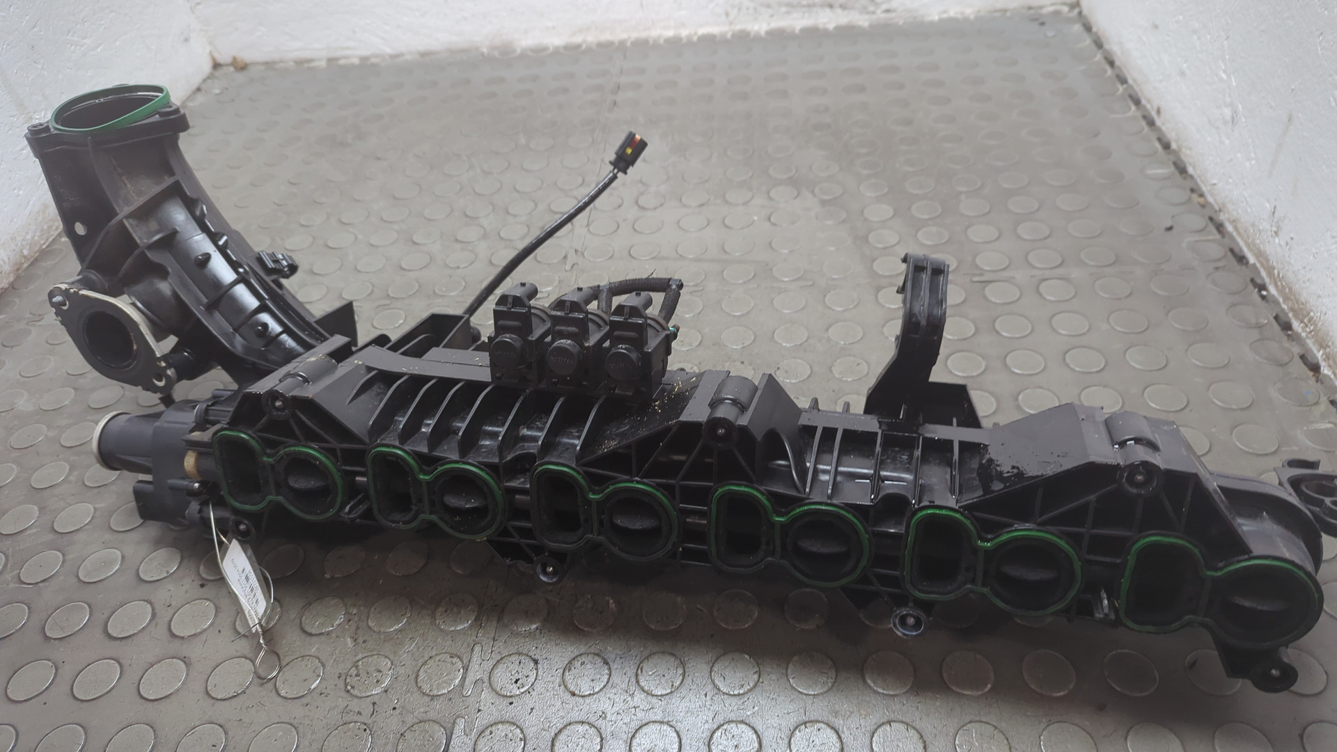 Коллектор впускной