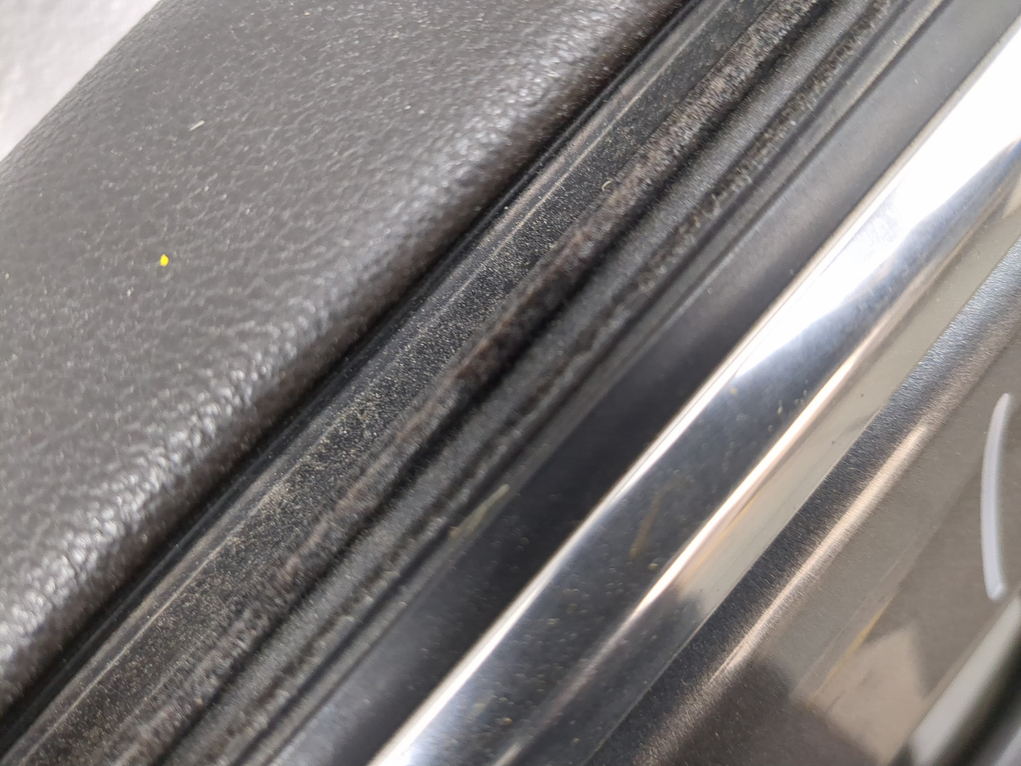 Дверь передняя левая