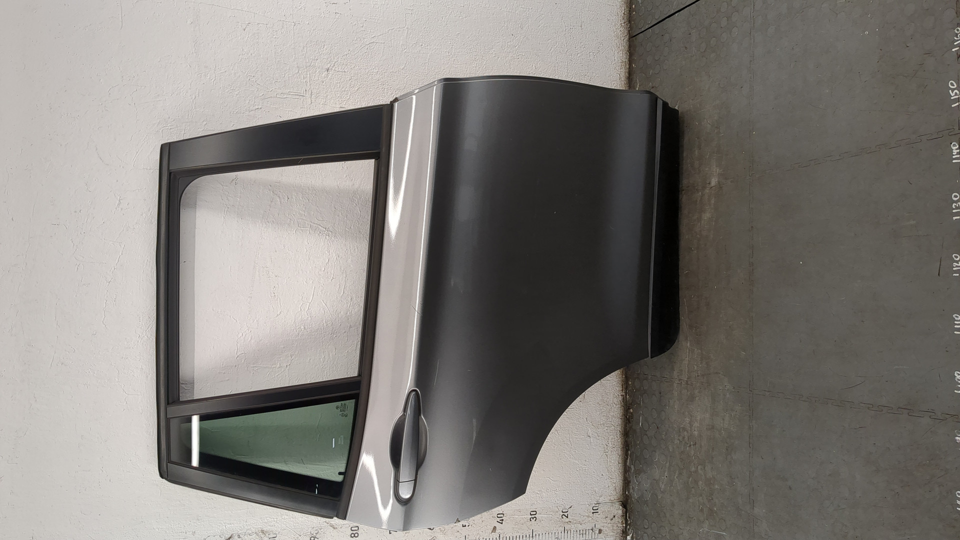 Дверь задняя правая