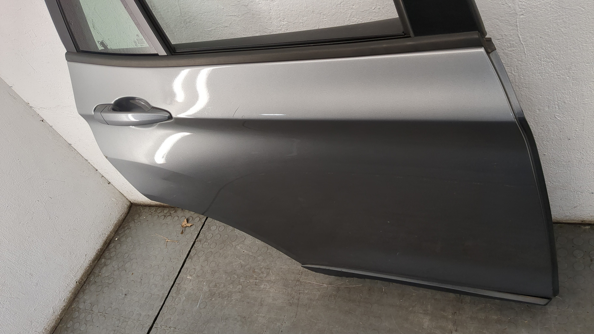 Дверь задняя правая