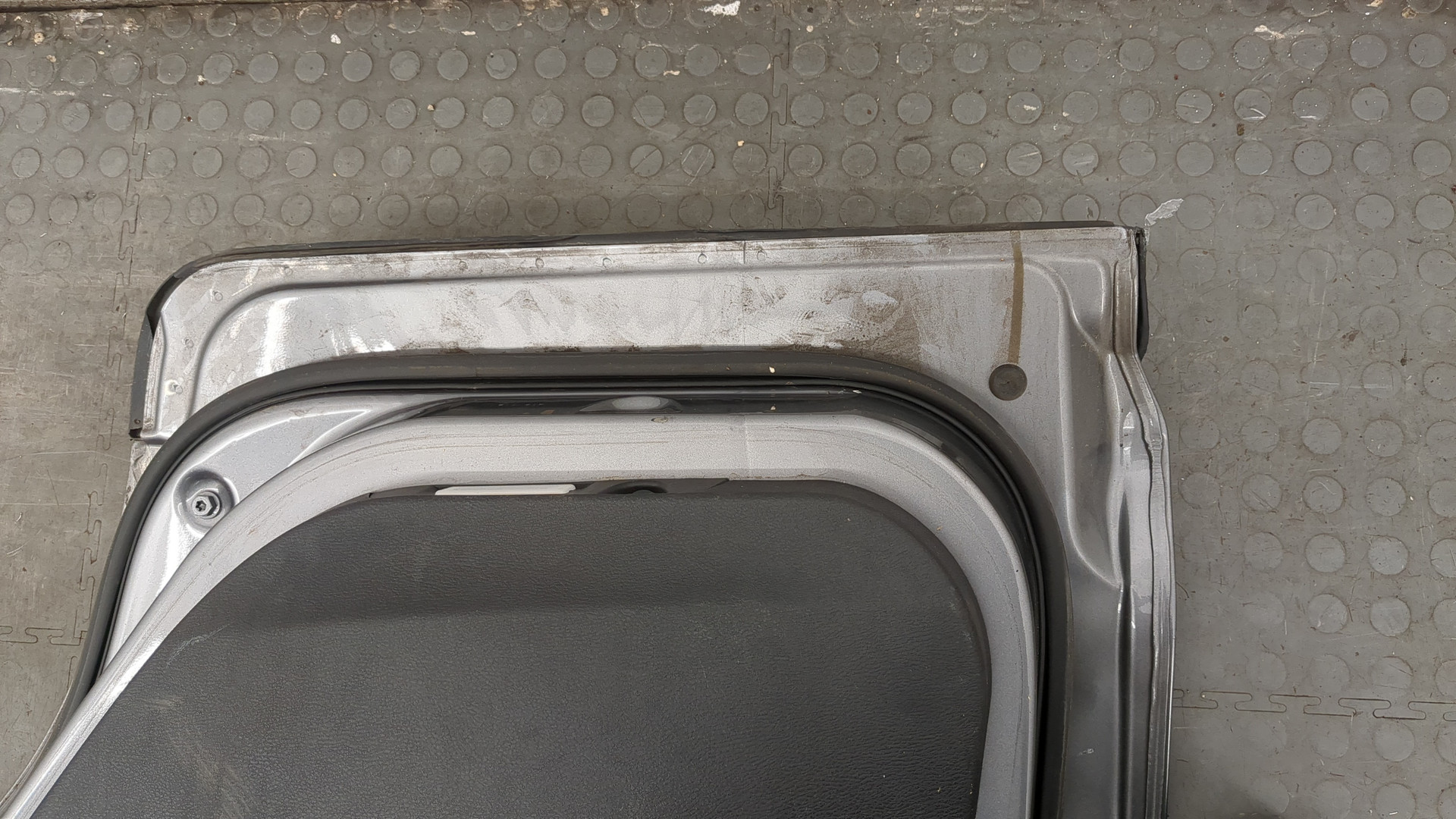 Дверь задняя правая