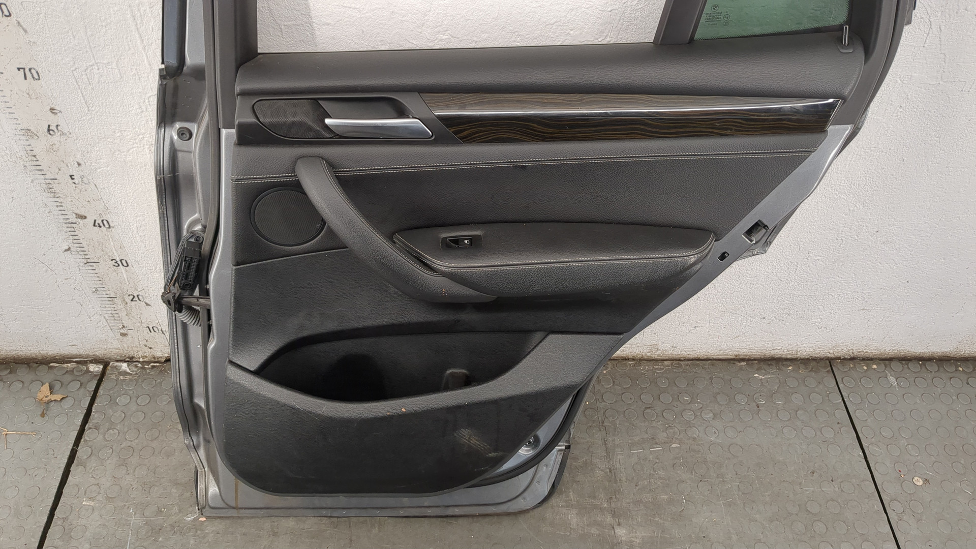 Дверь задняя правая