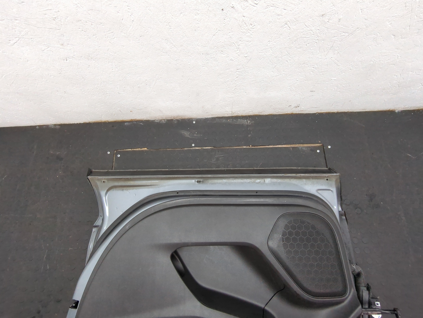 Дверь передняя правая