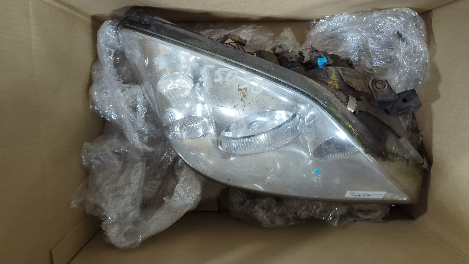 Фара правая