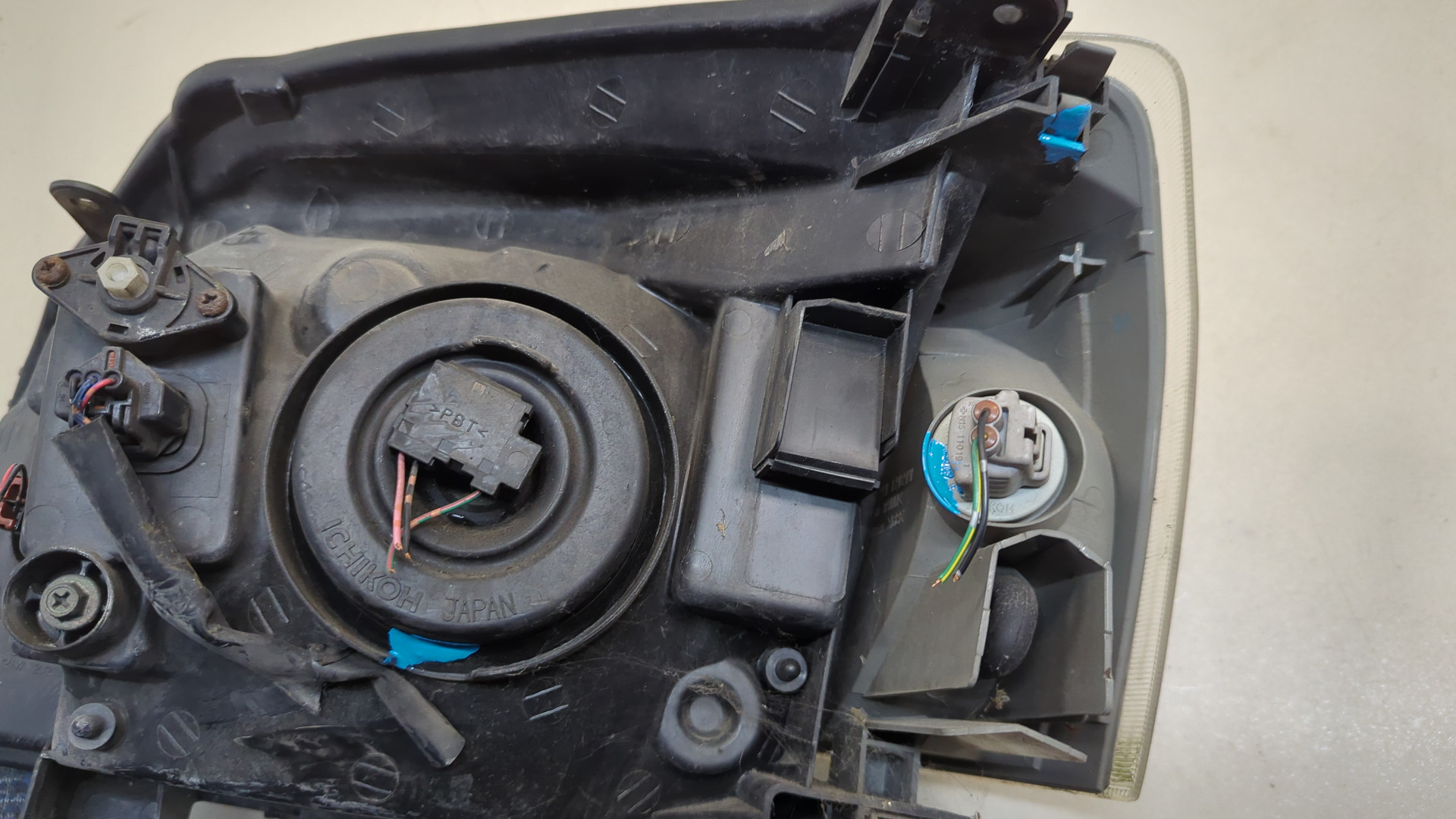 Фара правая