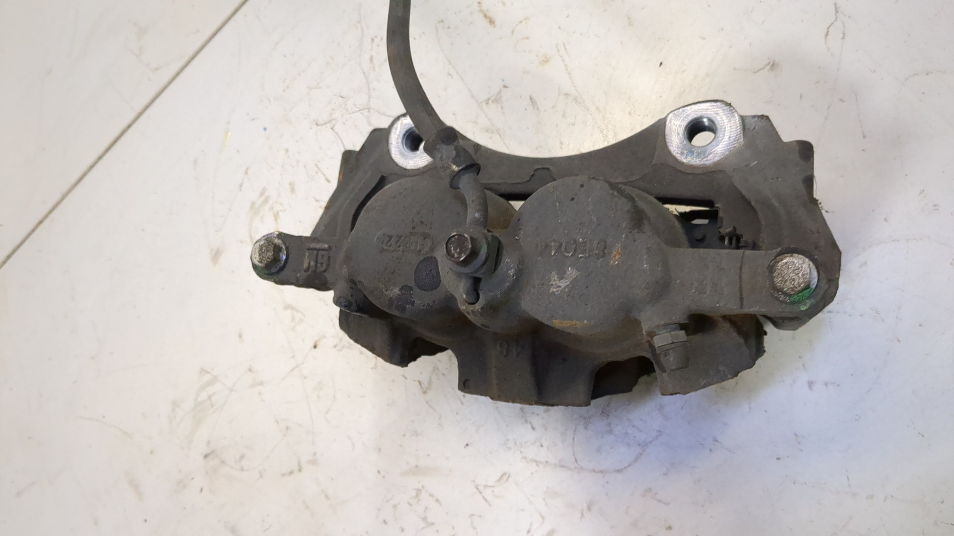 Суппорт передний левый