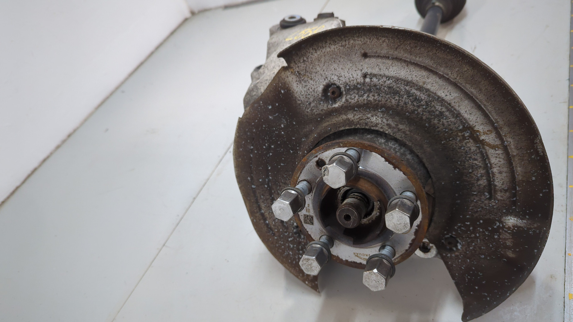 Кулак поворотный задний левый