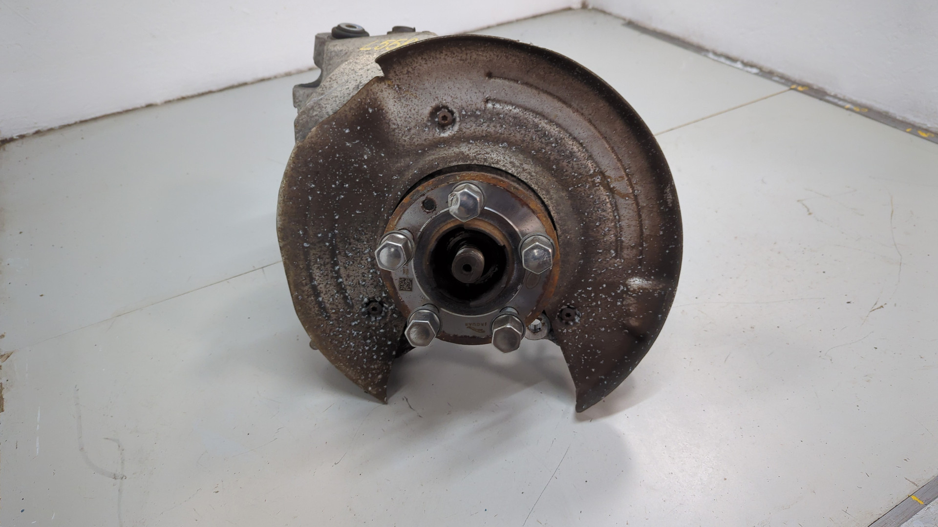 Кулак поворотный задний левый