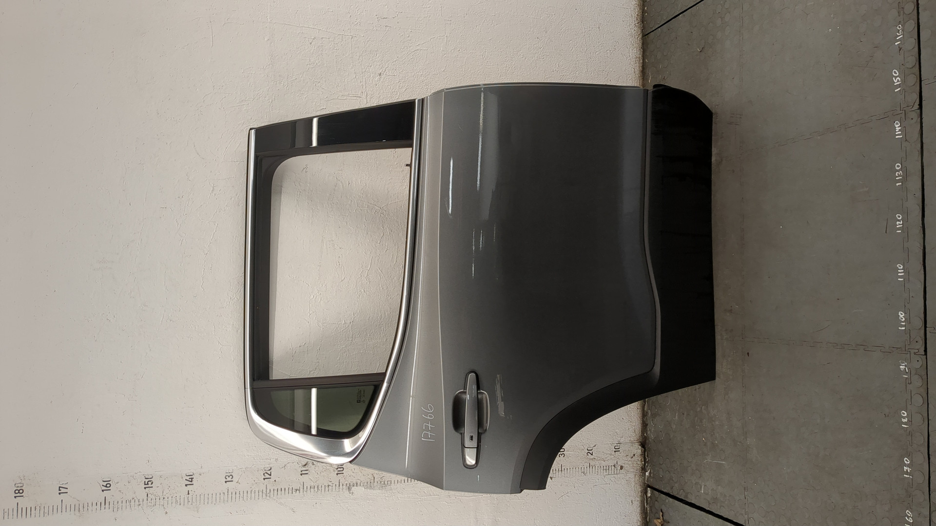 Дверь задняя правая