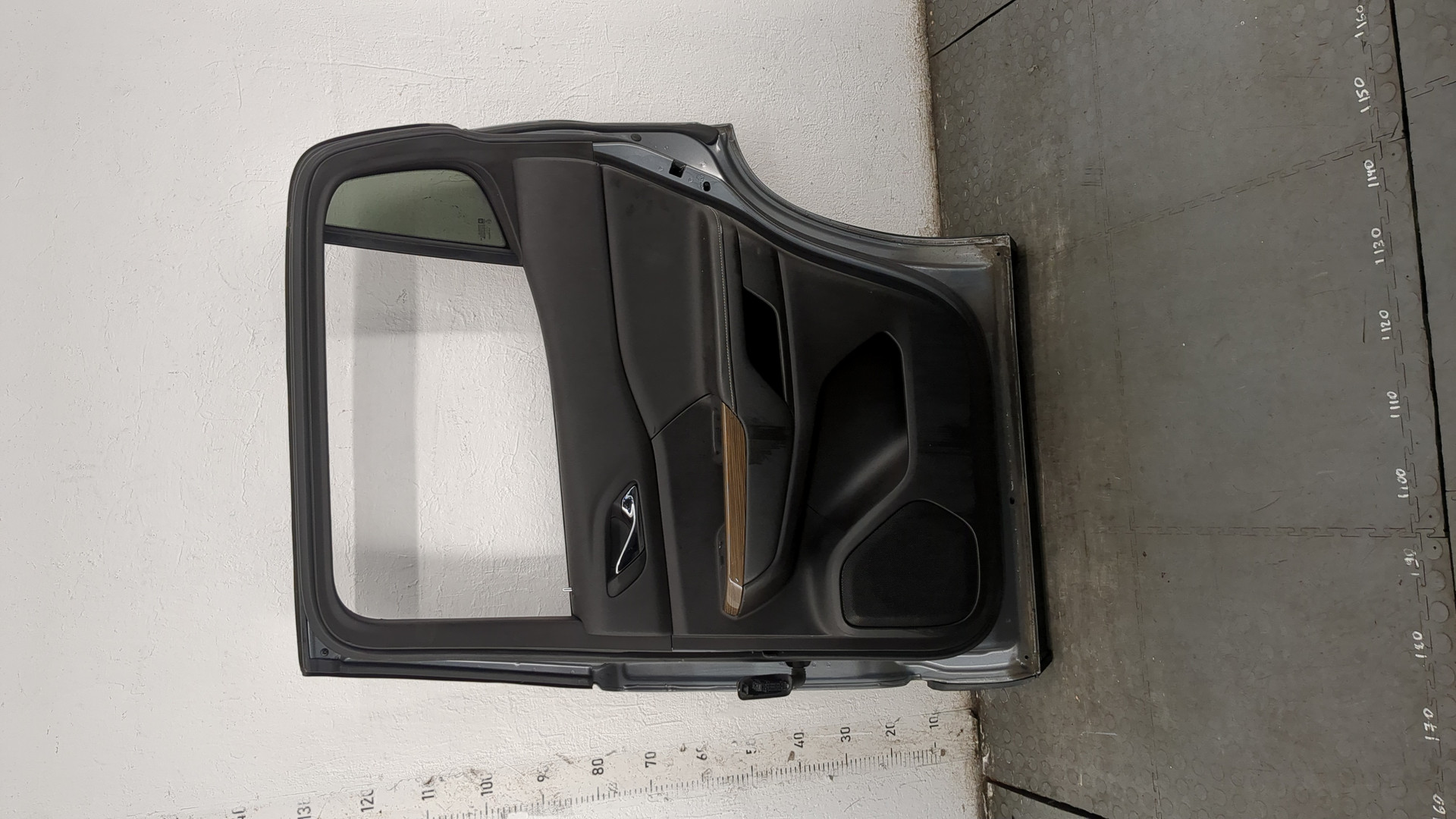 Дверь задняя правая