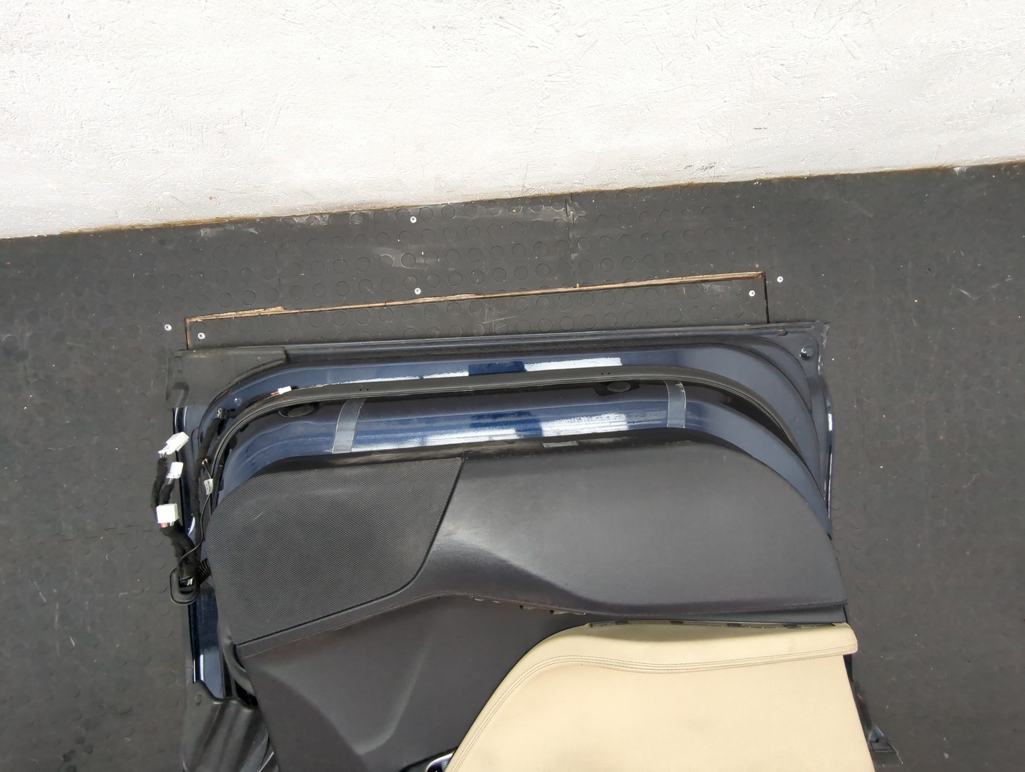 Дверь передняя левая