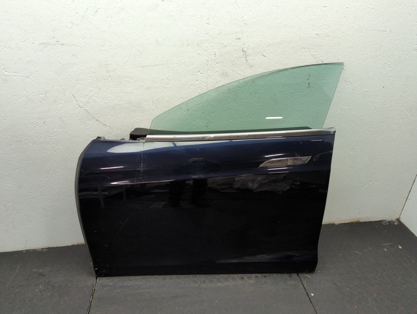 Дверь передняя левая