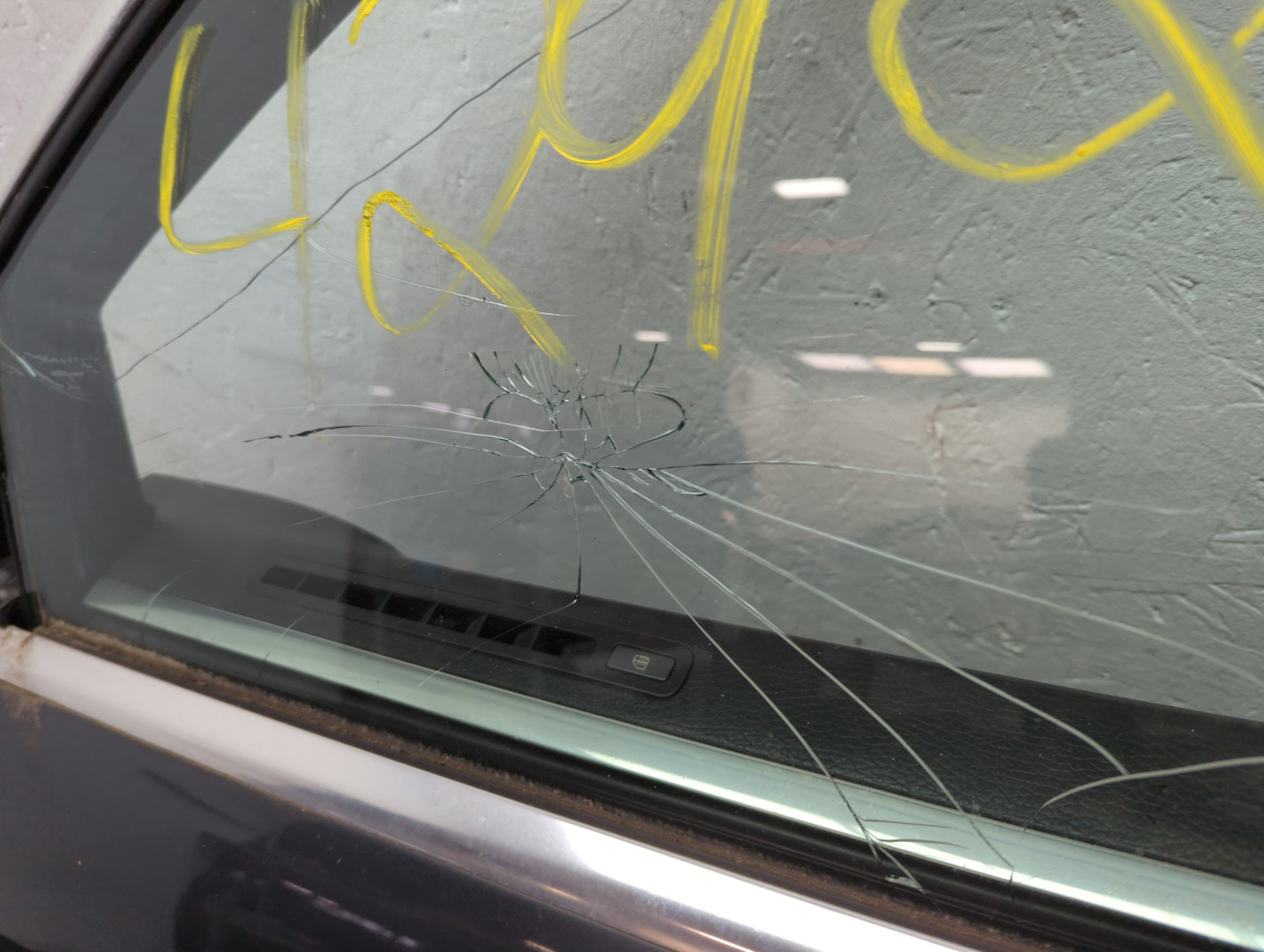 Дверь передняя левая