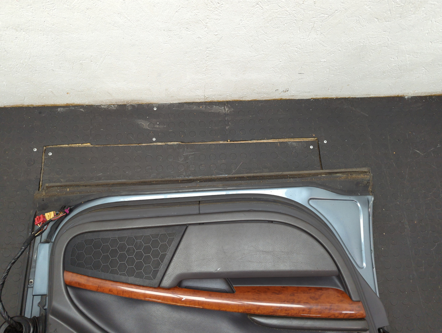 Дверь передняя левая