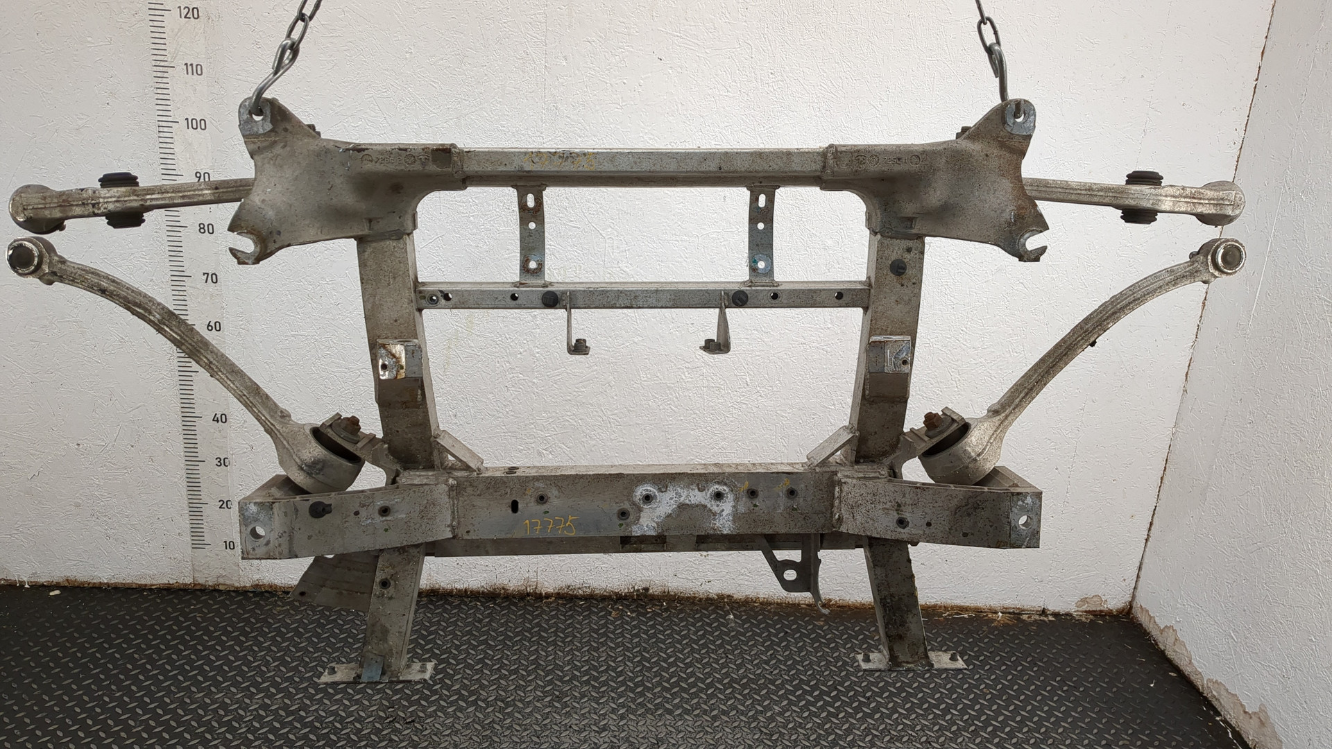 Балка подмоторная