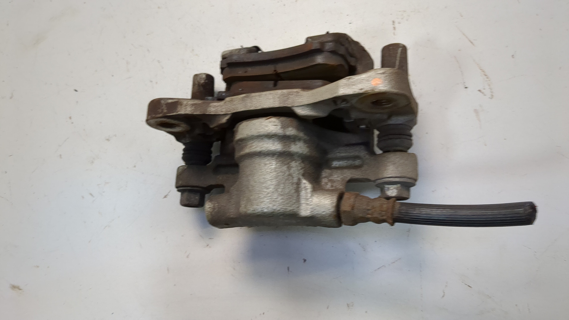 Суппорт задний правый