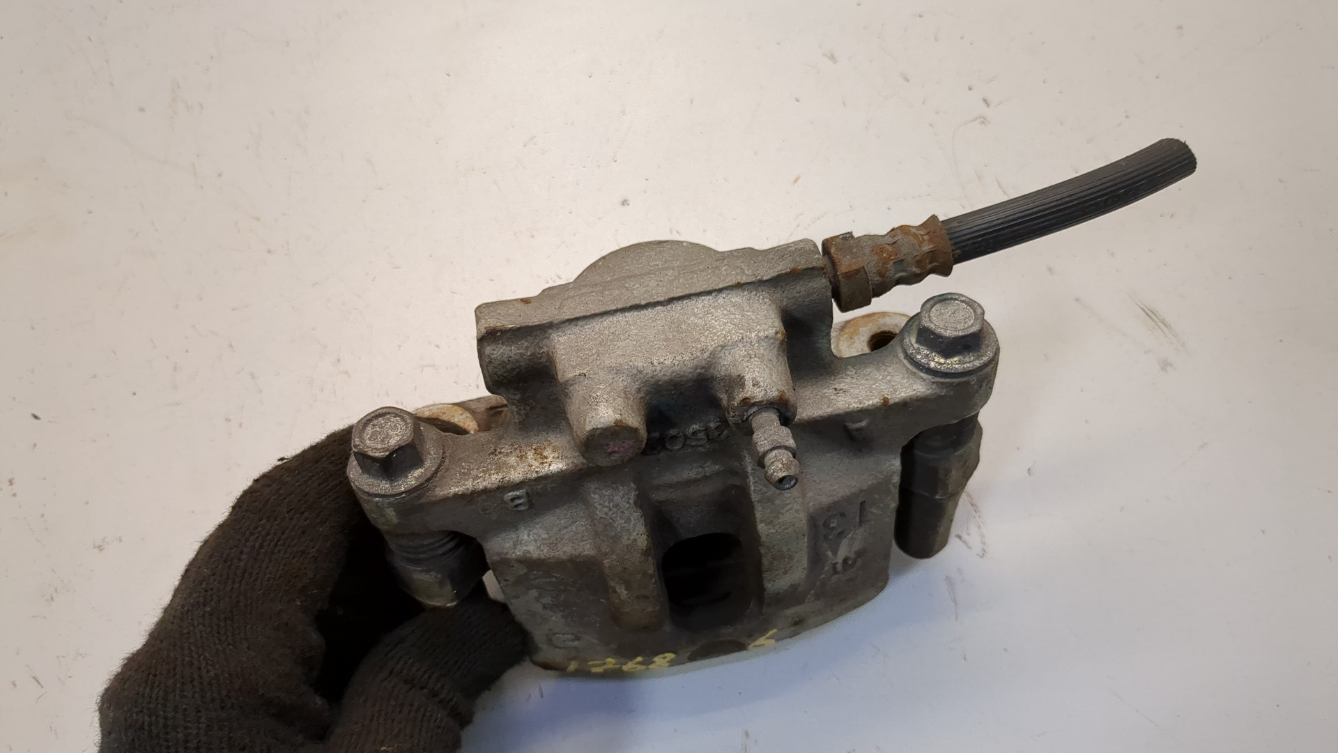 Суппорт задний правый