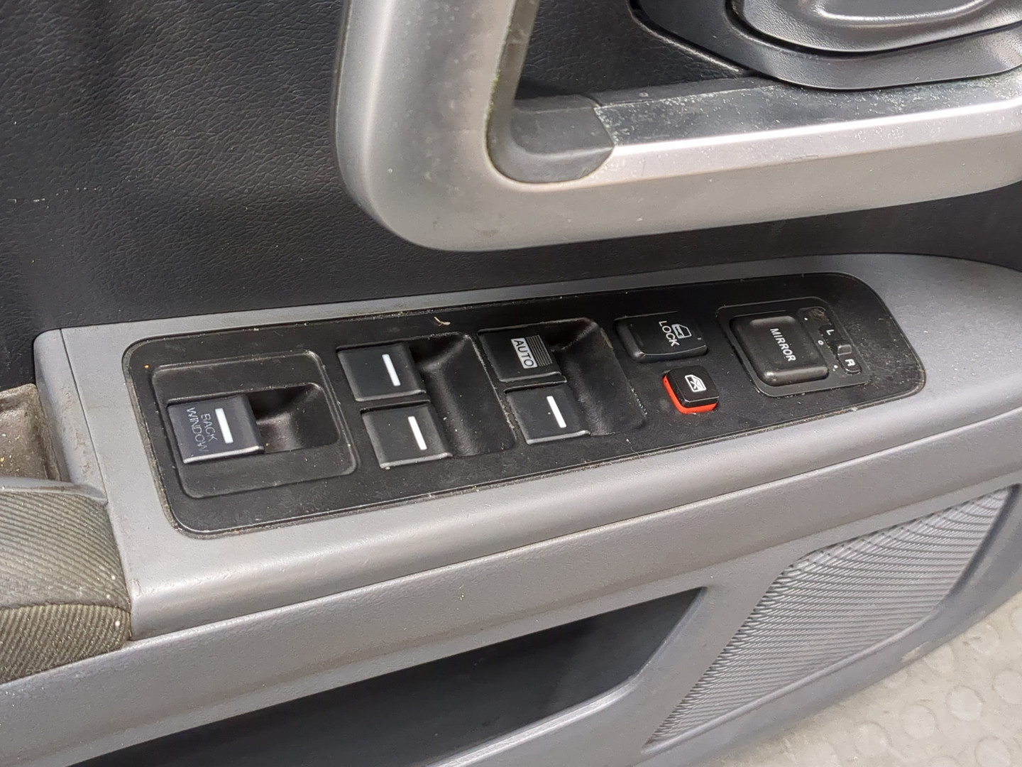 Дверь передняя левая