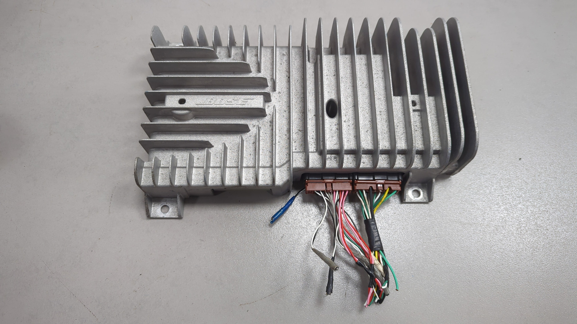 Усилитель акустической системы