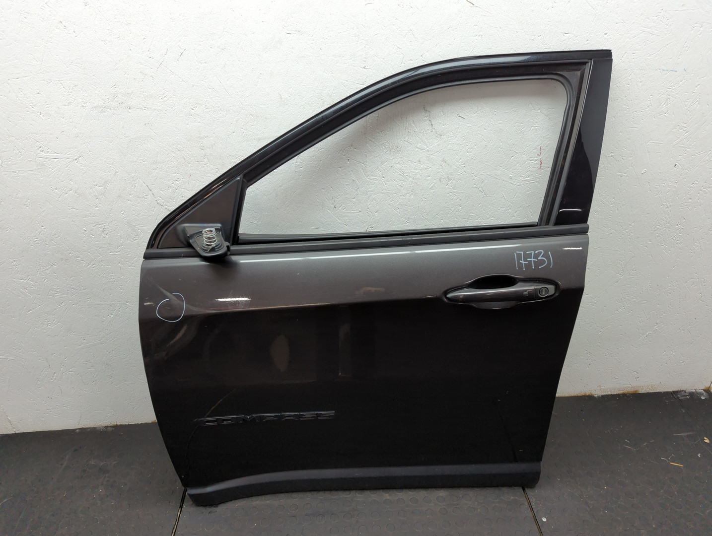 Дверь передняя левая