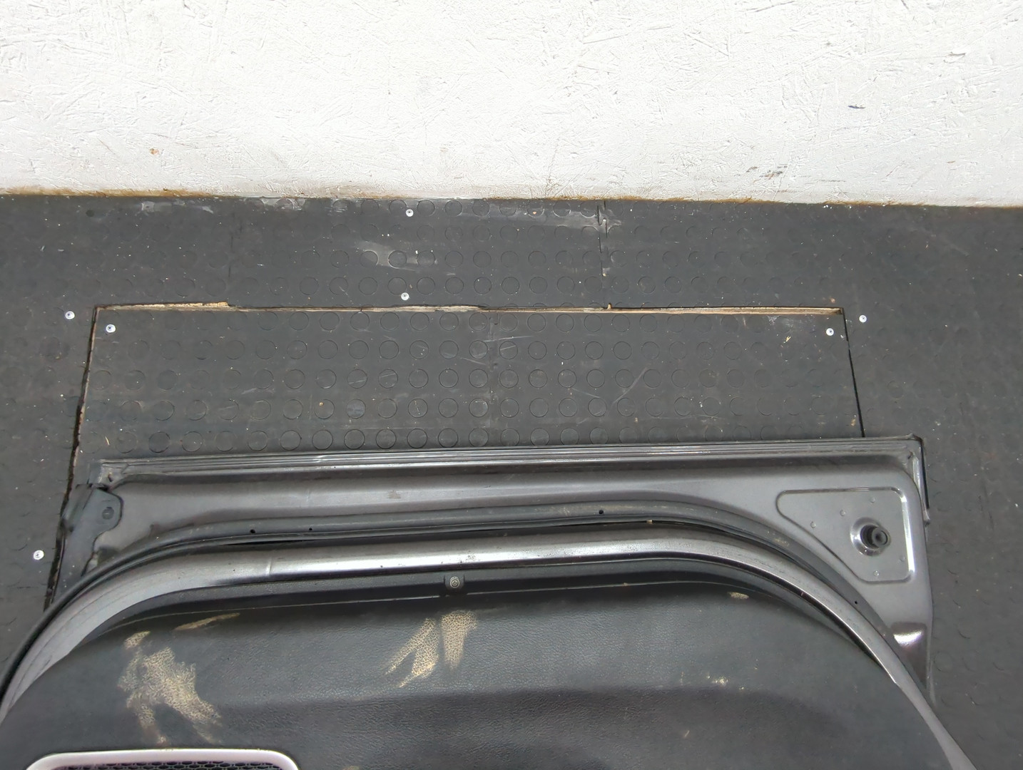 Дверь передняя левая