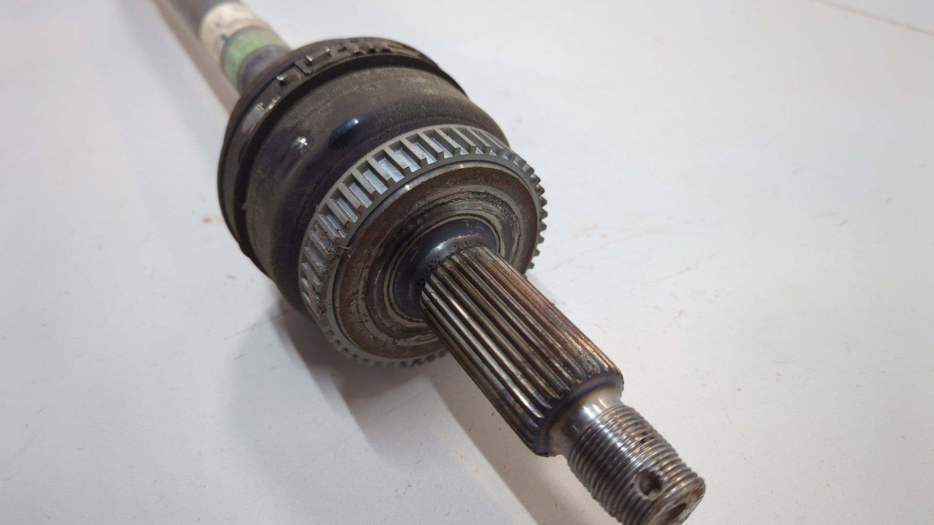 Полуось задняя левая