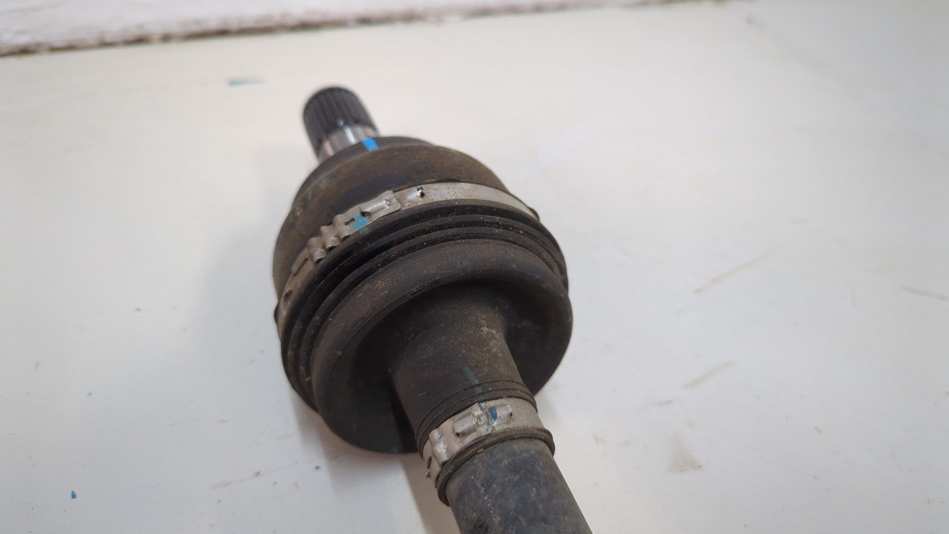 Полуось задняя левая