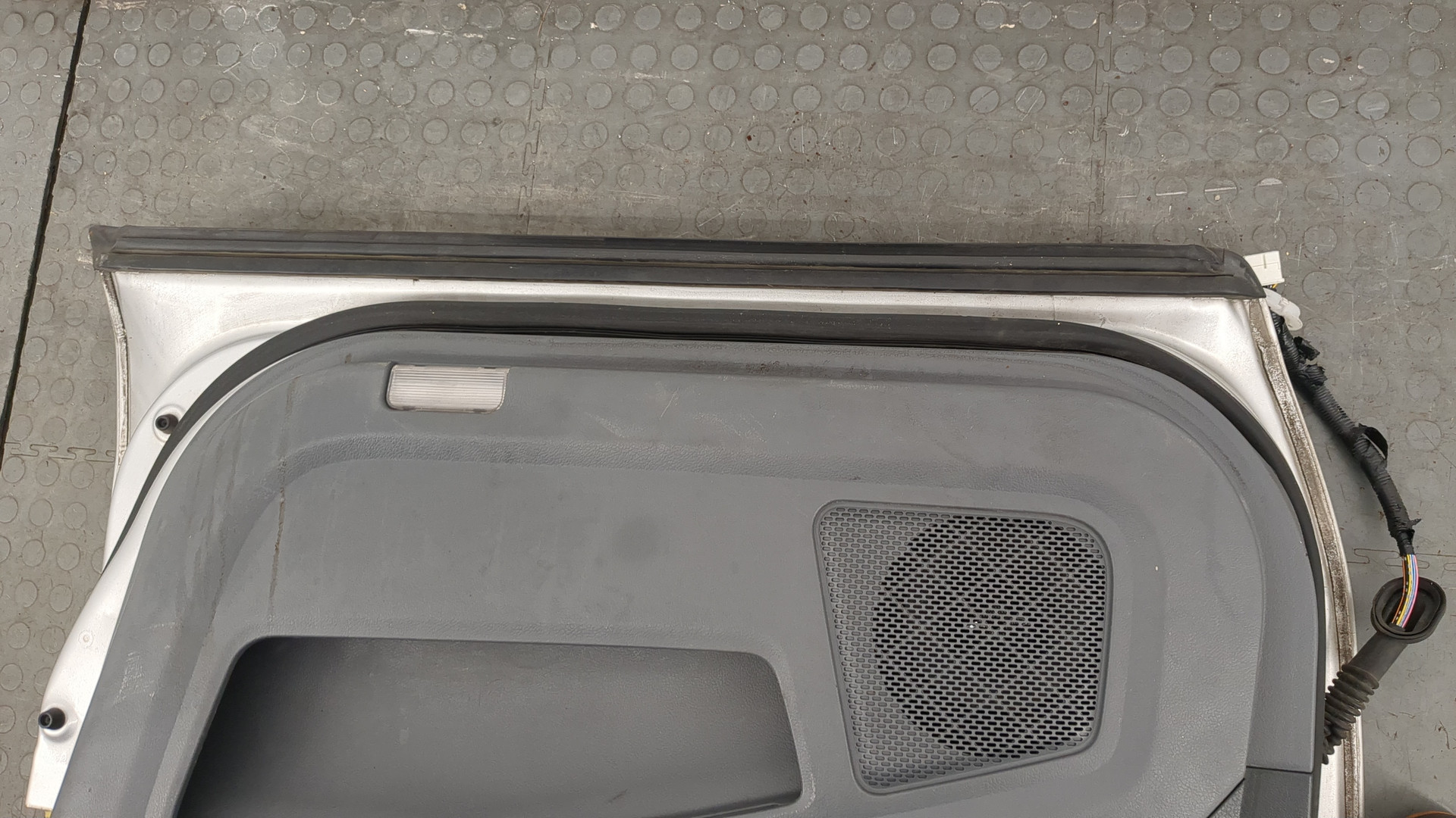 Дверь передняя правая