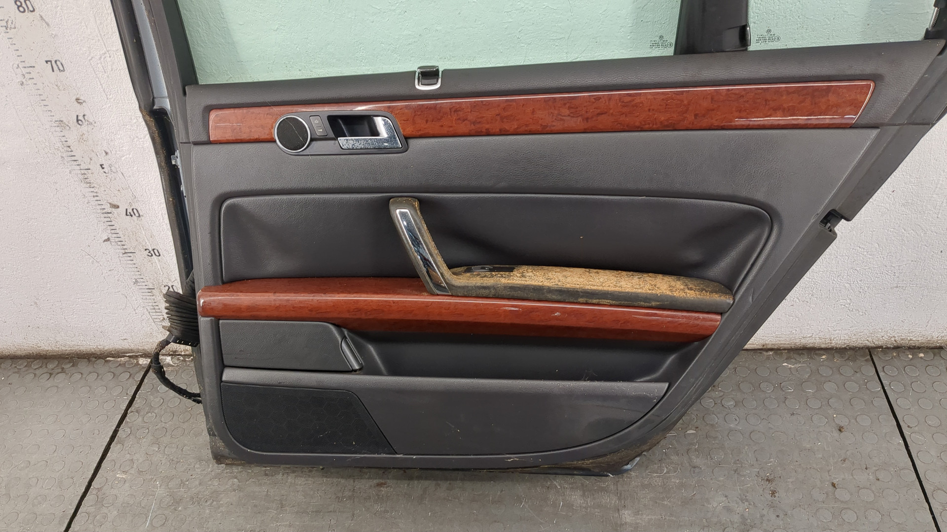 Дверь задняя правая