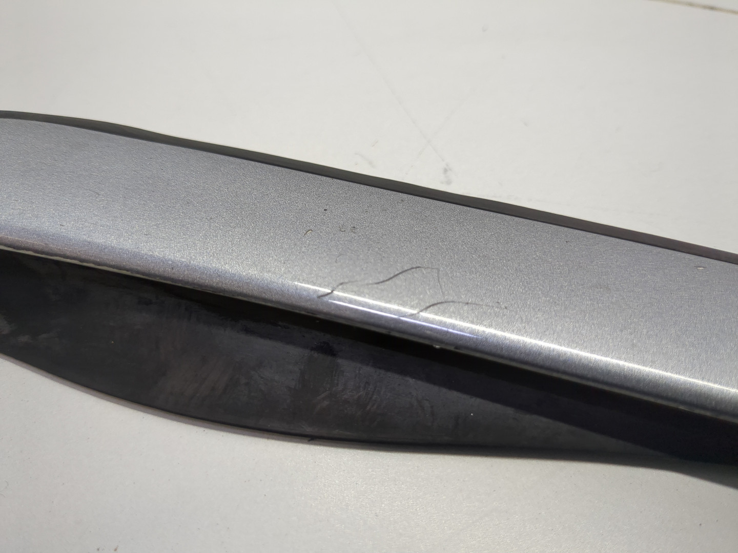 Молдинг лобового стекла