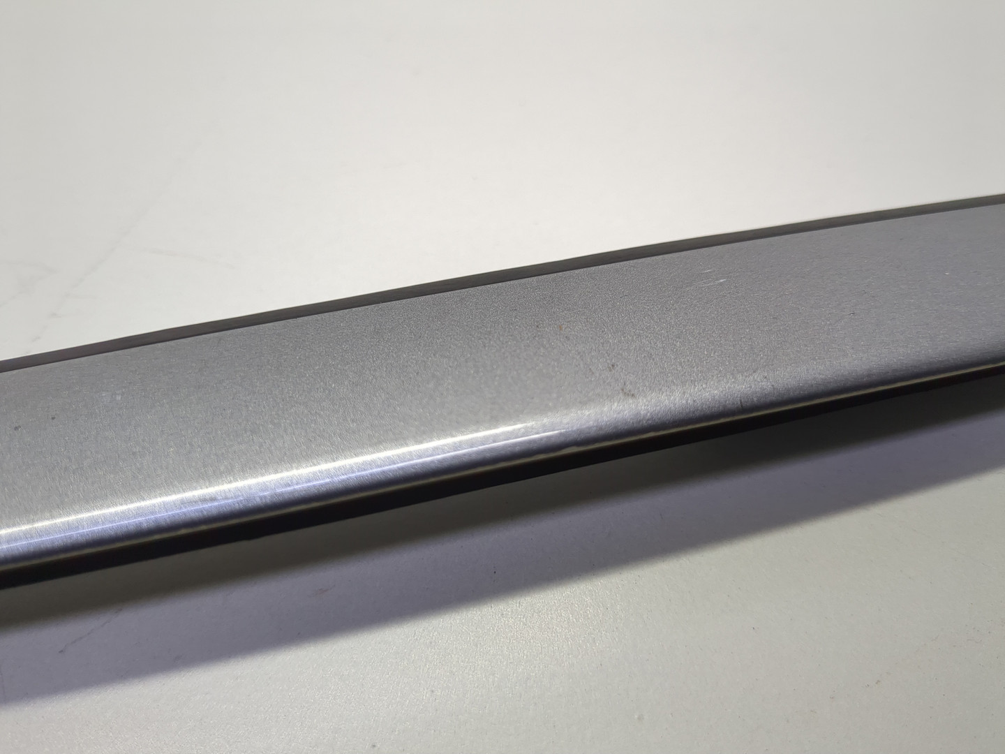 Молдинг лобового стекла