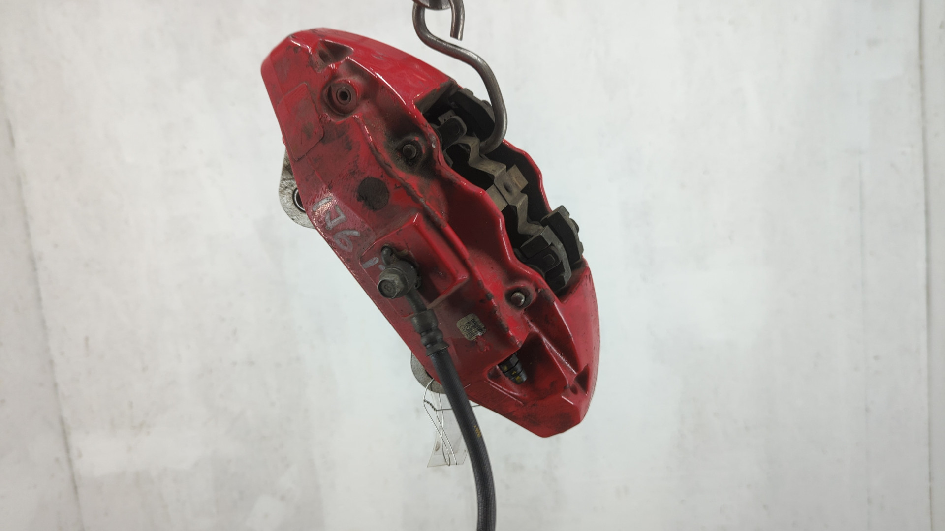 Суппорт передний левый