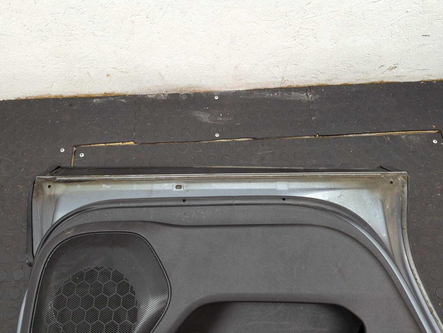 Дверь задняя левая