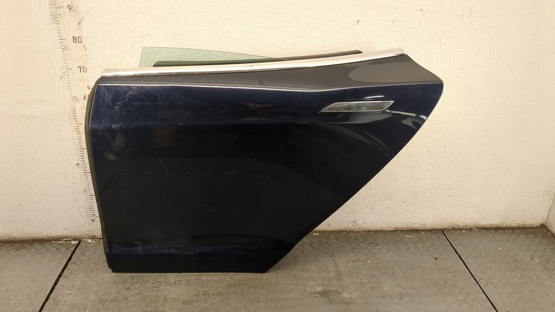 Дверь задняя левая