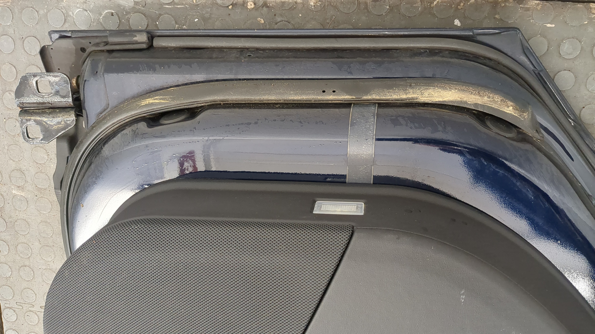 Дверь задняя левая