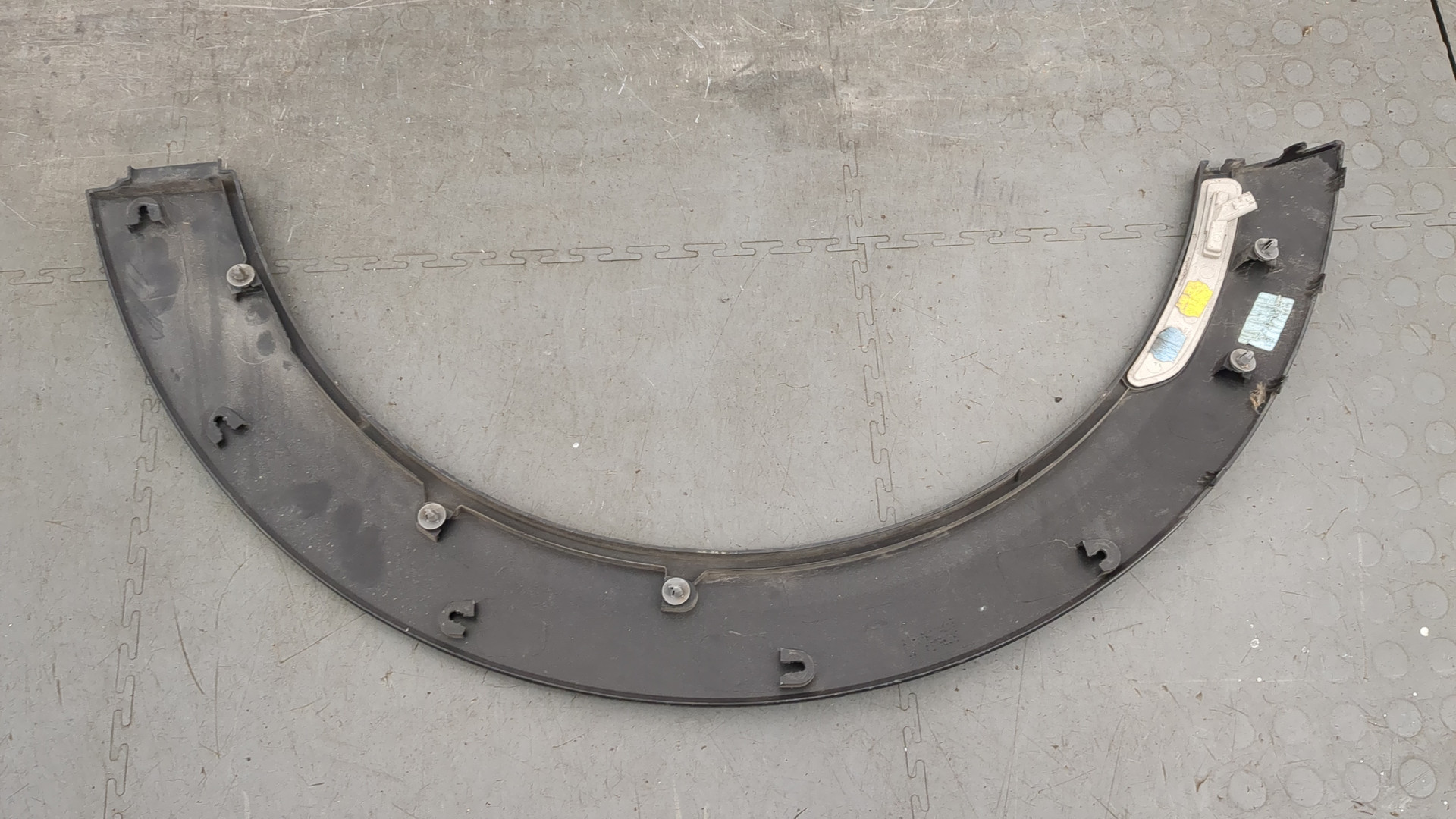 Накладка заднего крыла левого