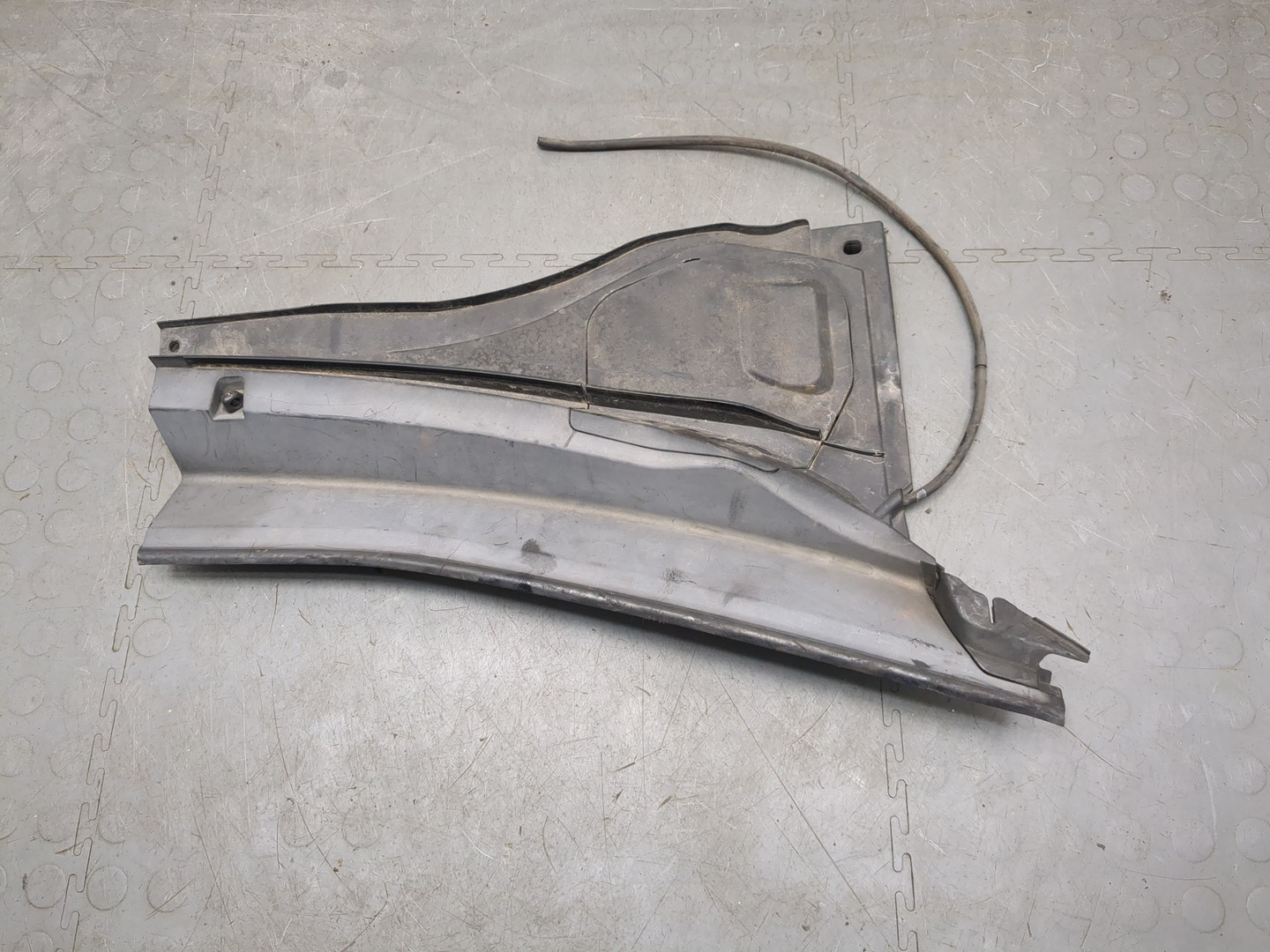 Решетка стеклоочистителей (Жабо)