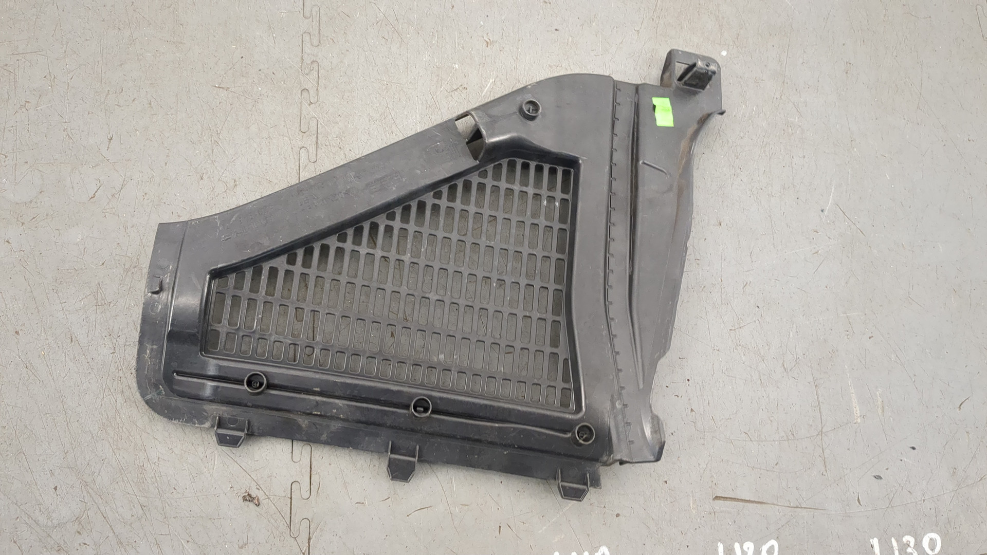 Решетка стеклоочистителей (Жабо)