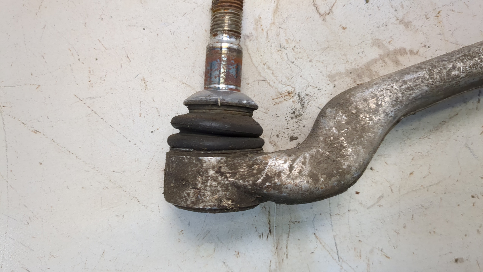 Рычаг передний левый