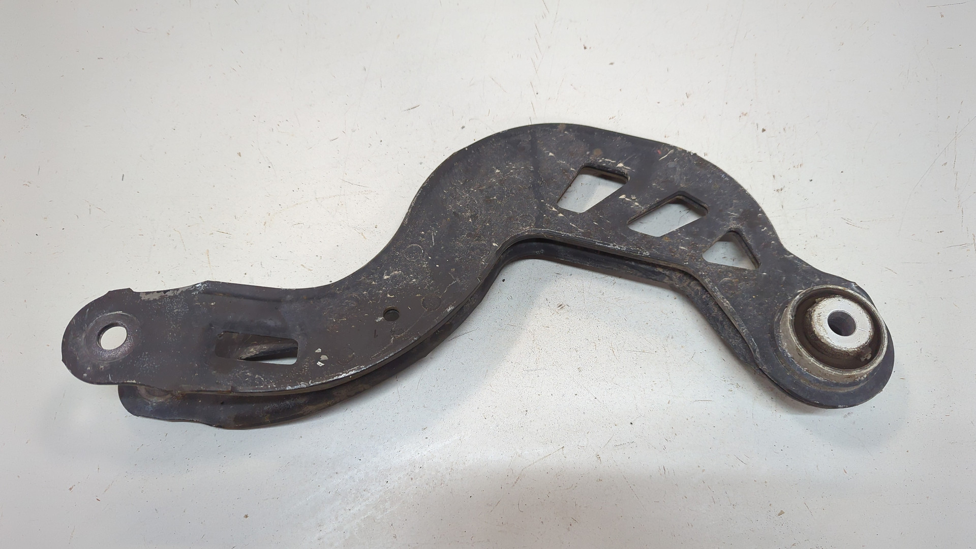 Рычаг задний