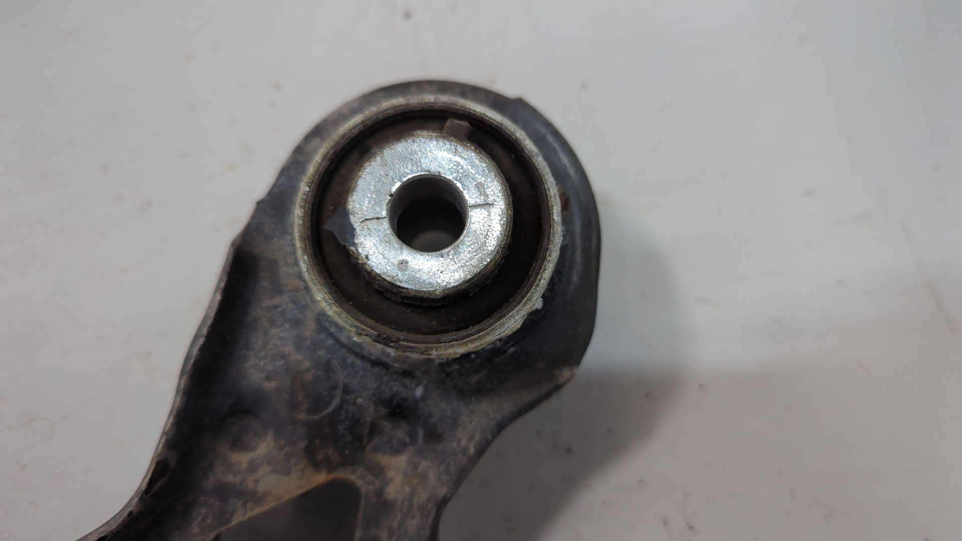 Рычаг задний