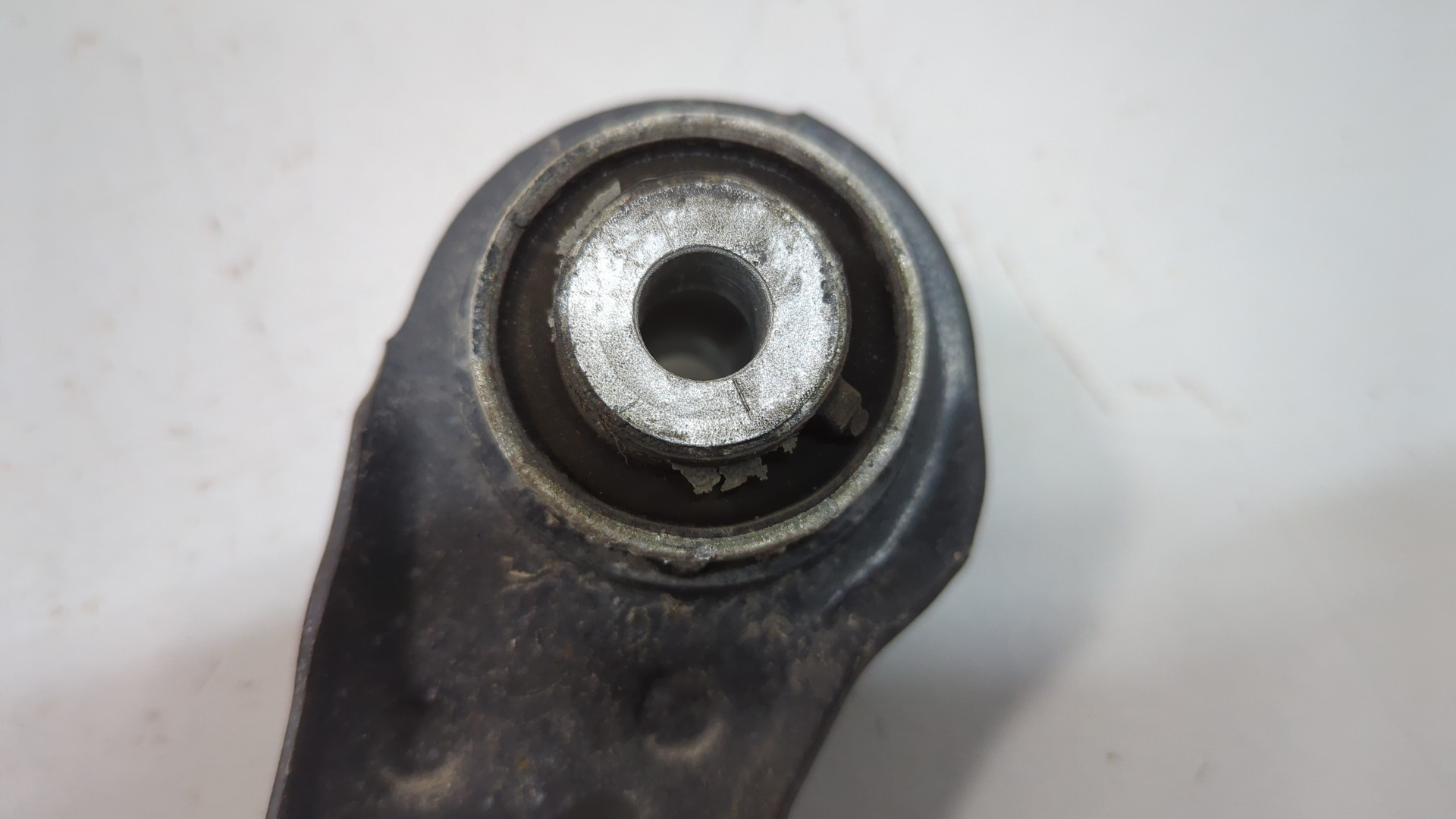 Рычаг задний