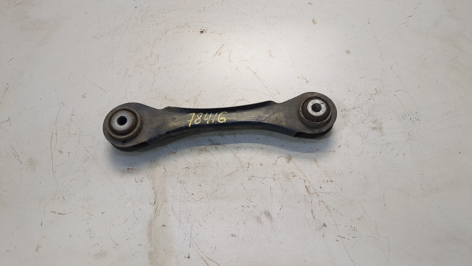 Рычаг задний левый