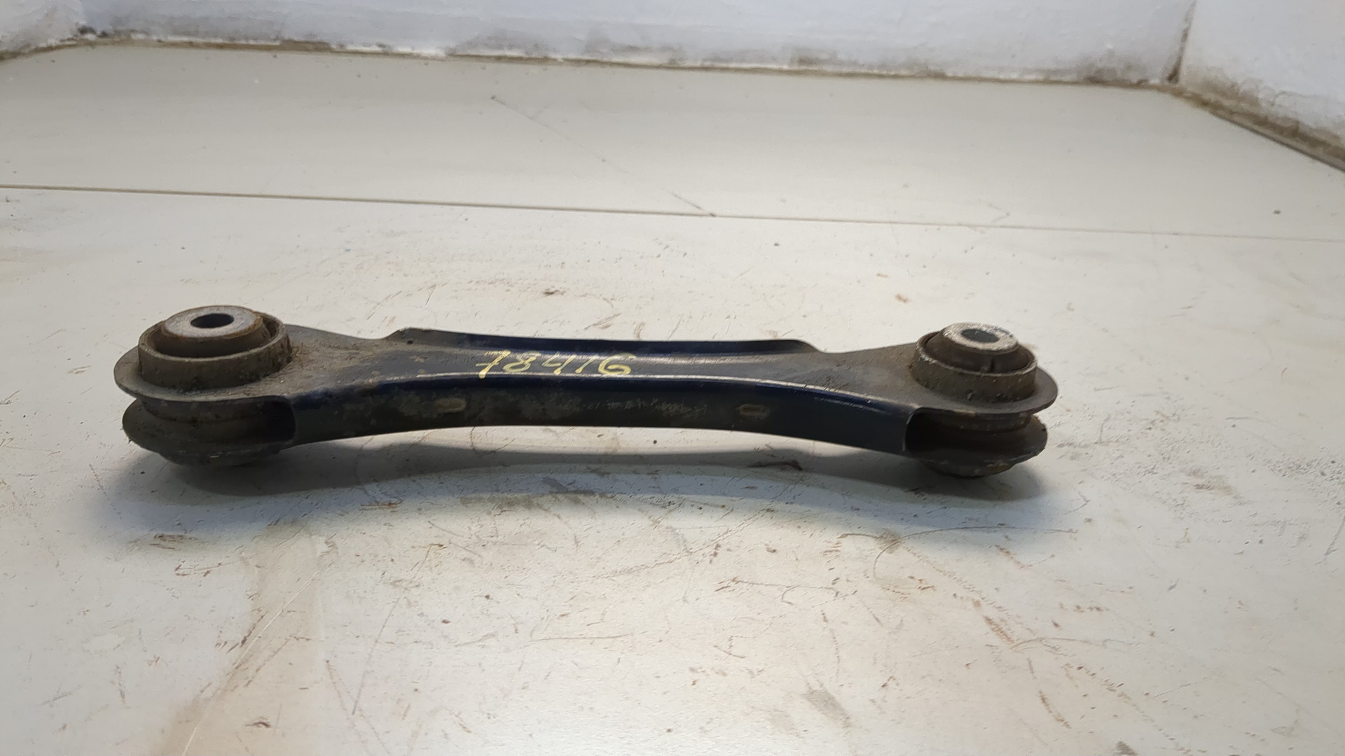 Рычаг задний левый