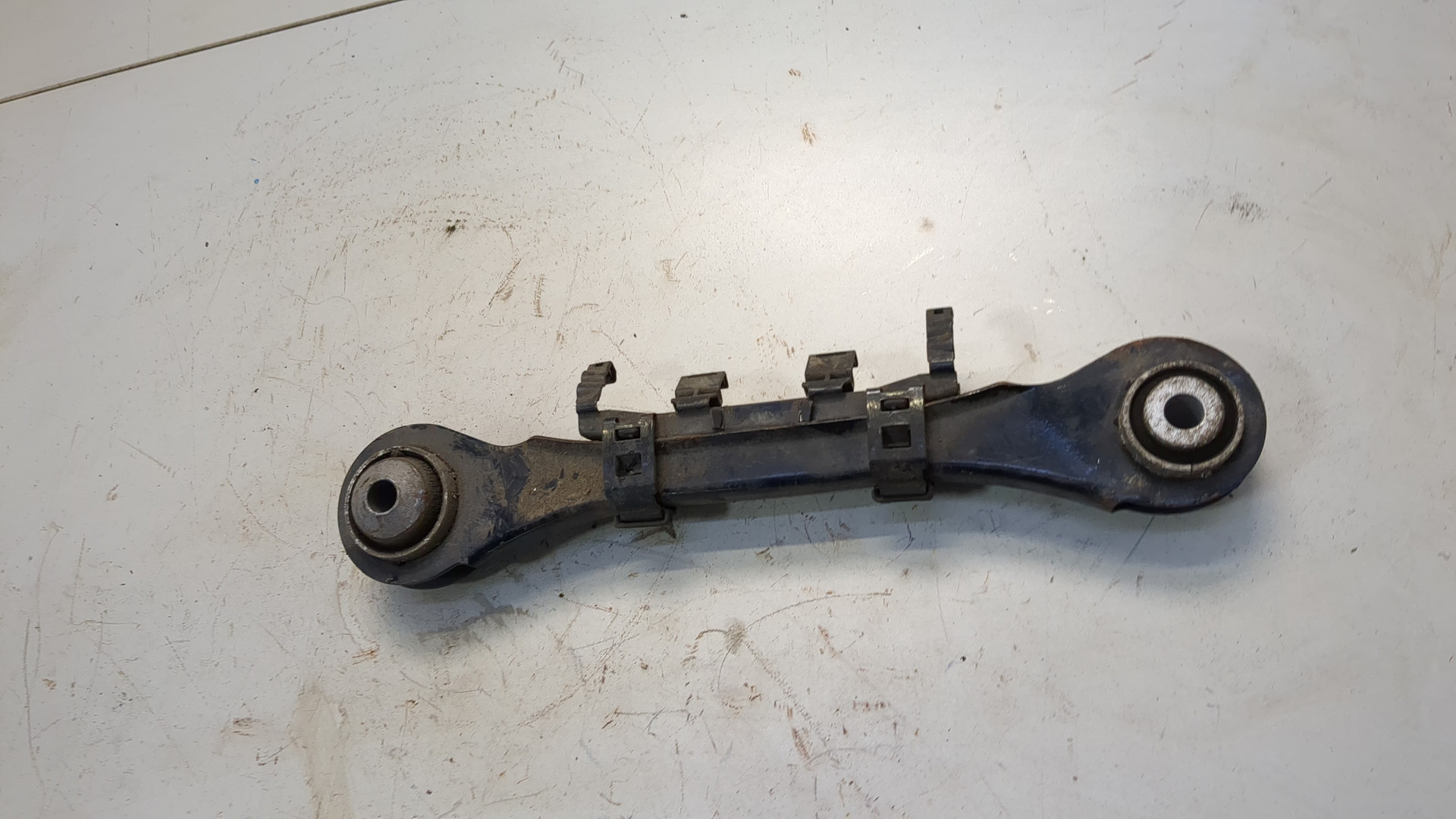 Рычаг задний правый