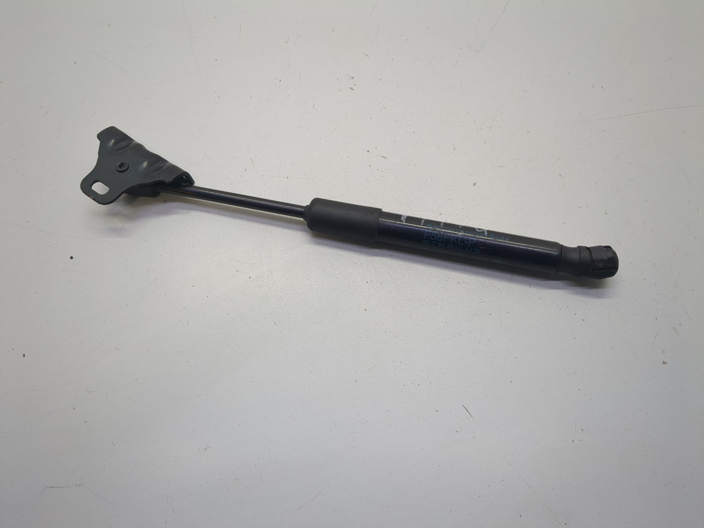 Амортизатор капота