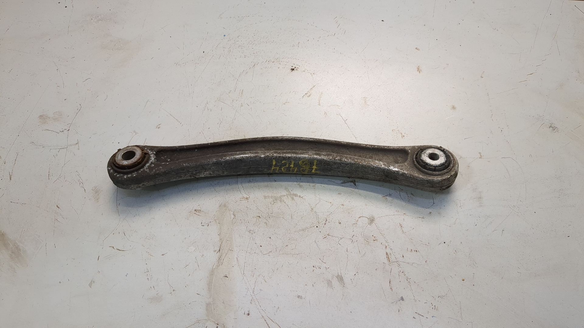 Рычаг задний