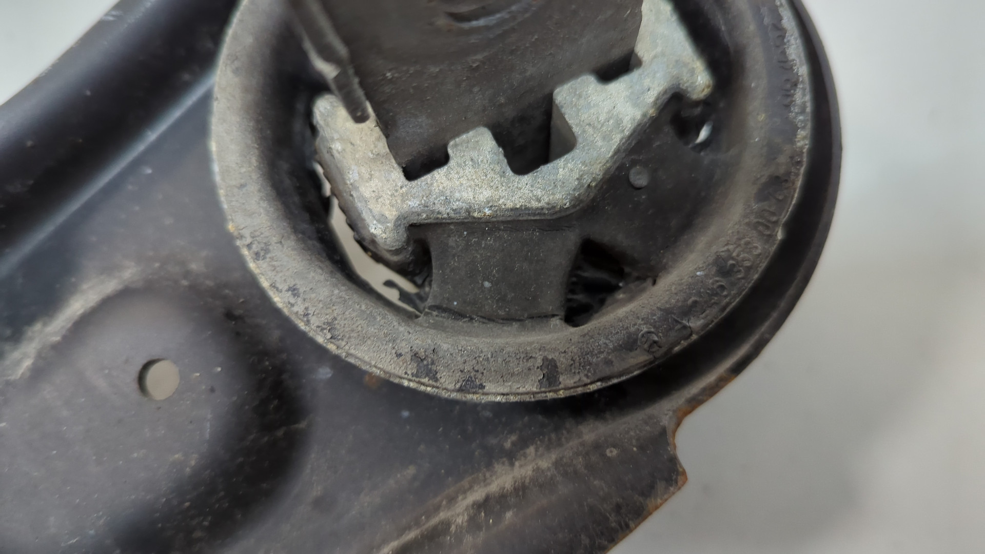 Рычаг задний левый