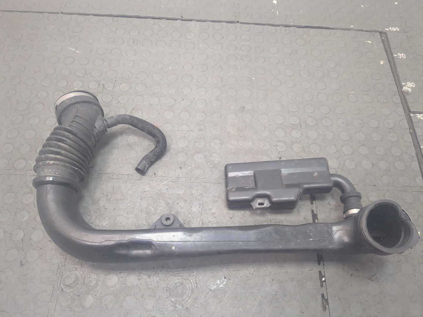 Патрубок воздушного фильтра