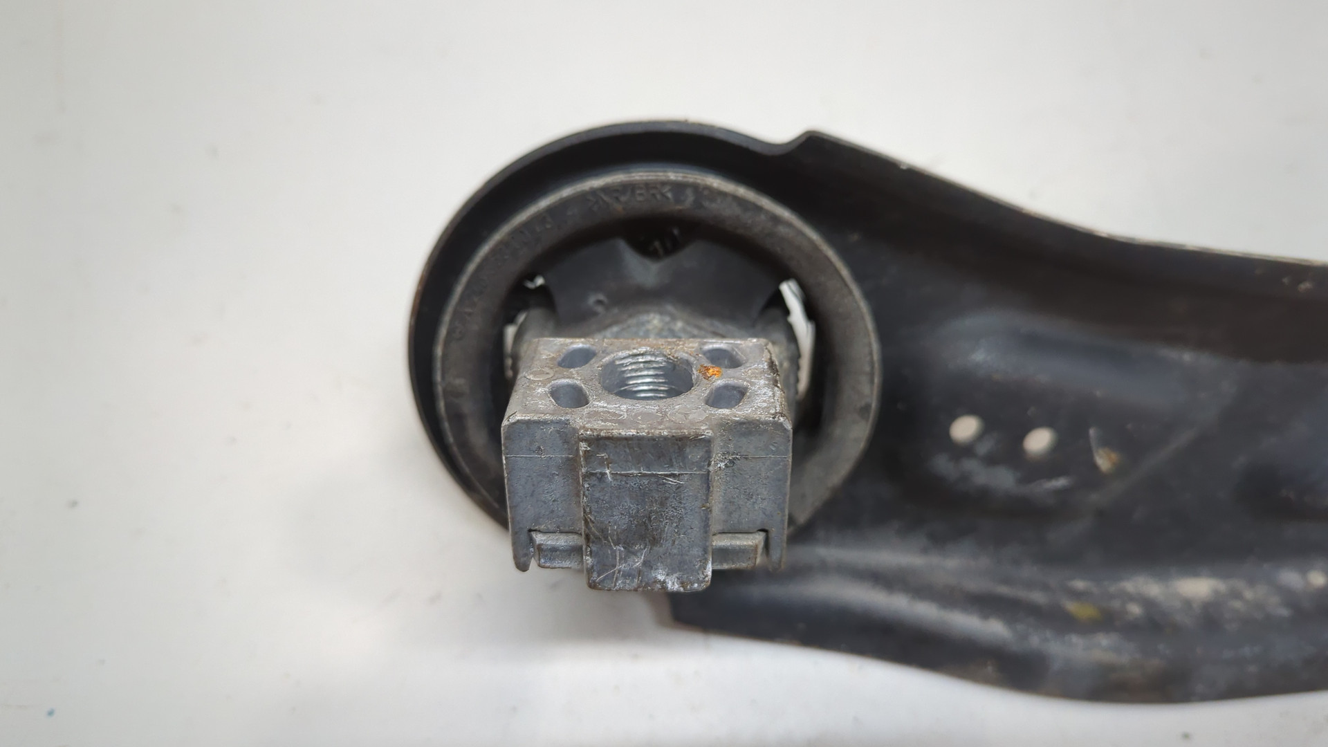 Рычаг задний правый